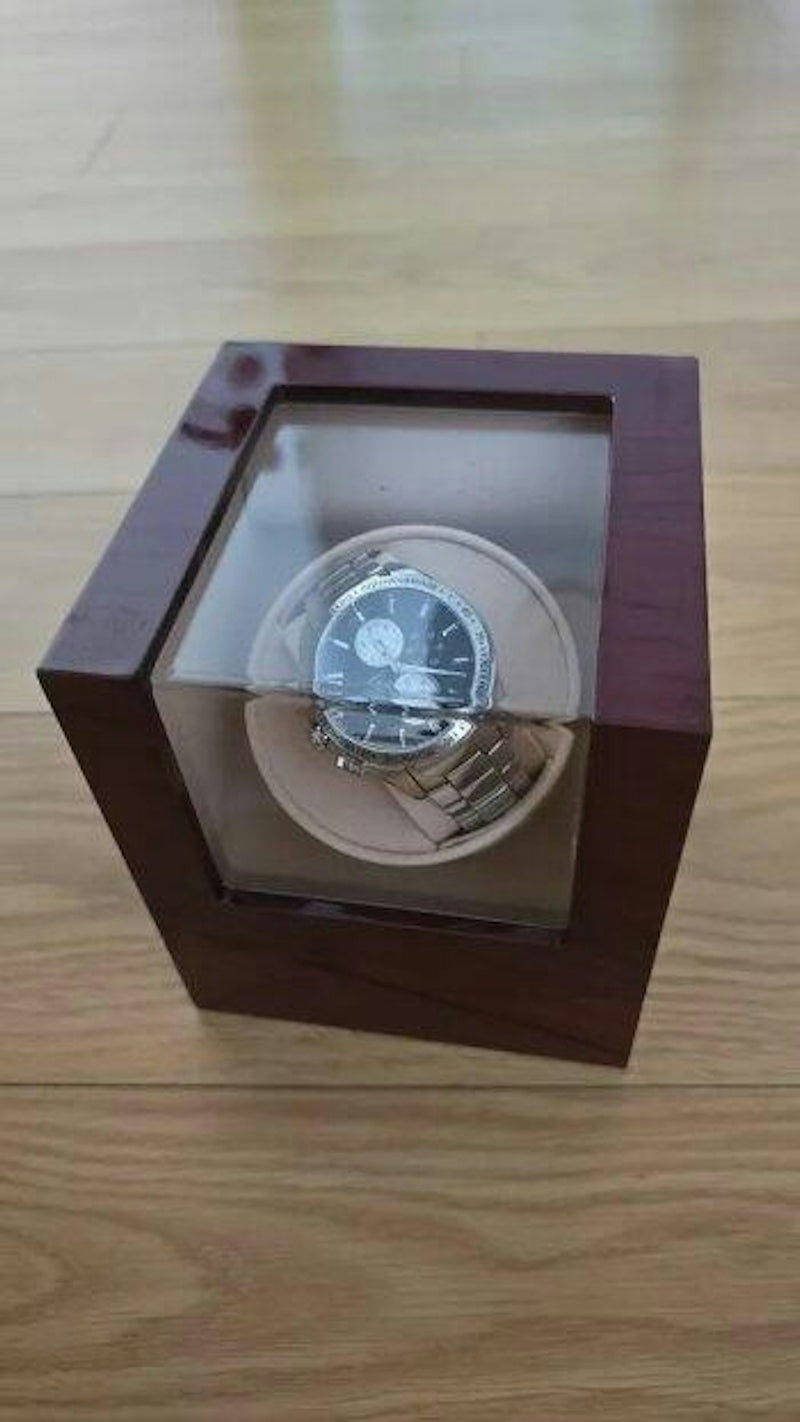 Wooden single watch winder with glass dome